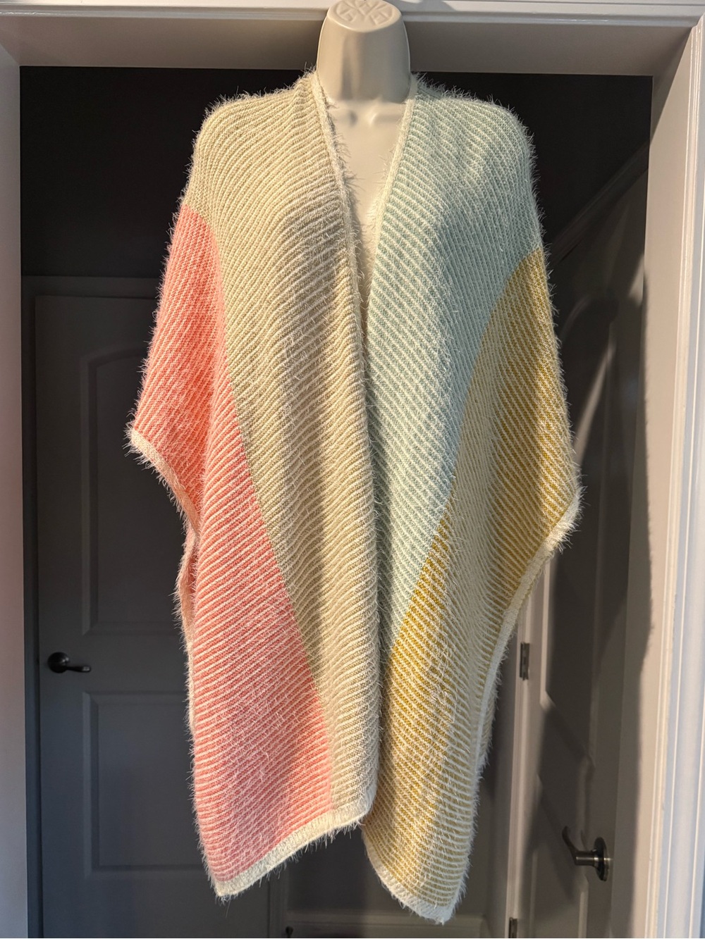 Anthropologie Akemi + Kin Fuzzy Colorblock Knit Ruana Poncho Wrap OS